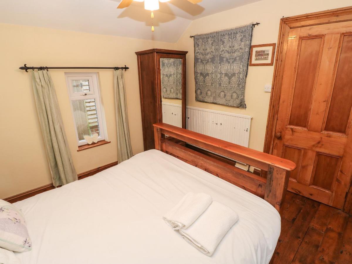 Brook Cottage Суонзи Екстериор снимка