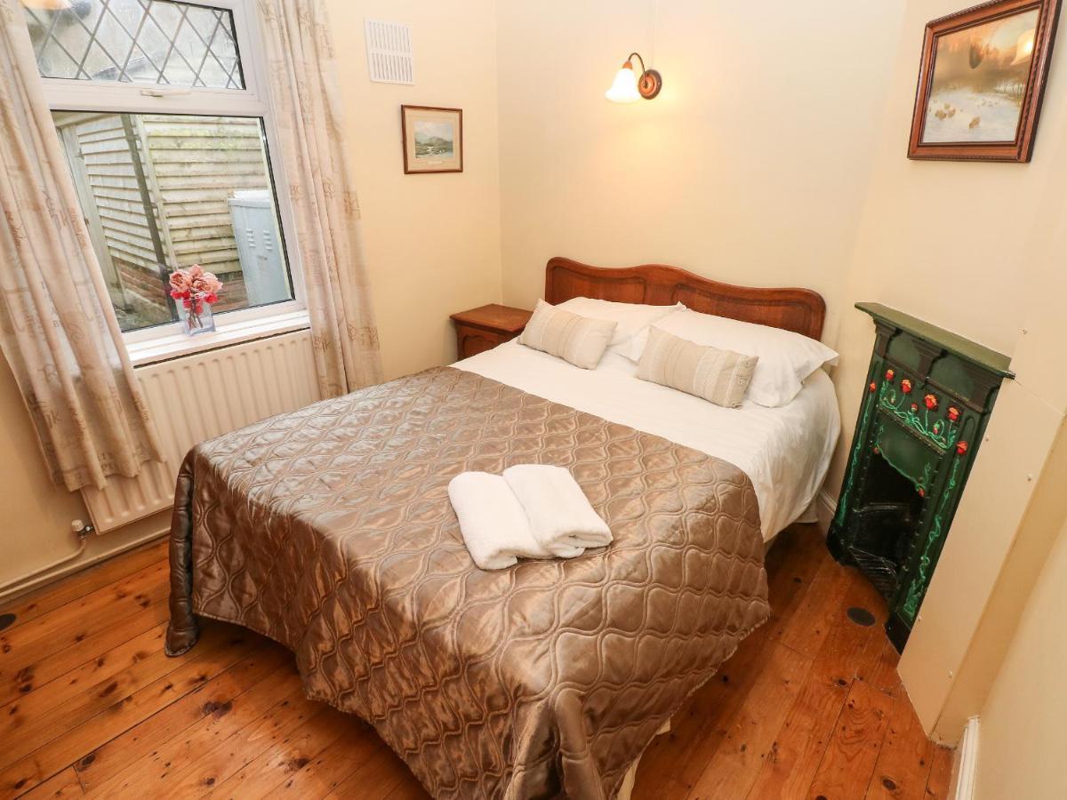 Brook Cottage Суонзи Екстериор снимка